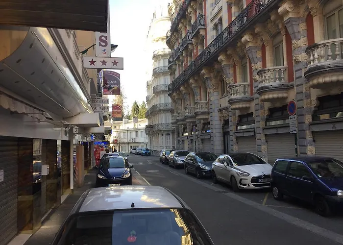 Отель Du Rocher